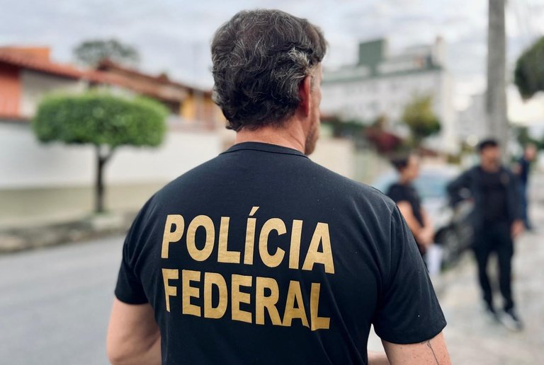 Em Cruzeiro do Sul, PF cumpre mandado contra desvios em contratos de laboratório