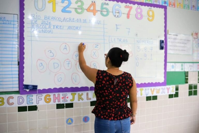 Acre adere à Prova Nacional Docente para contratar professores