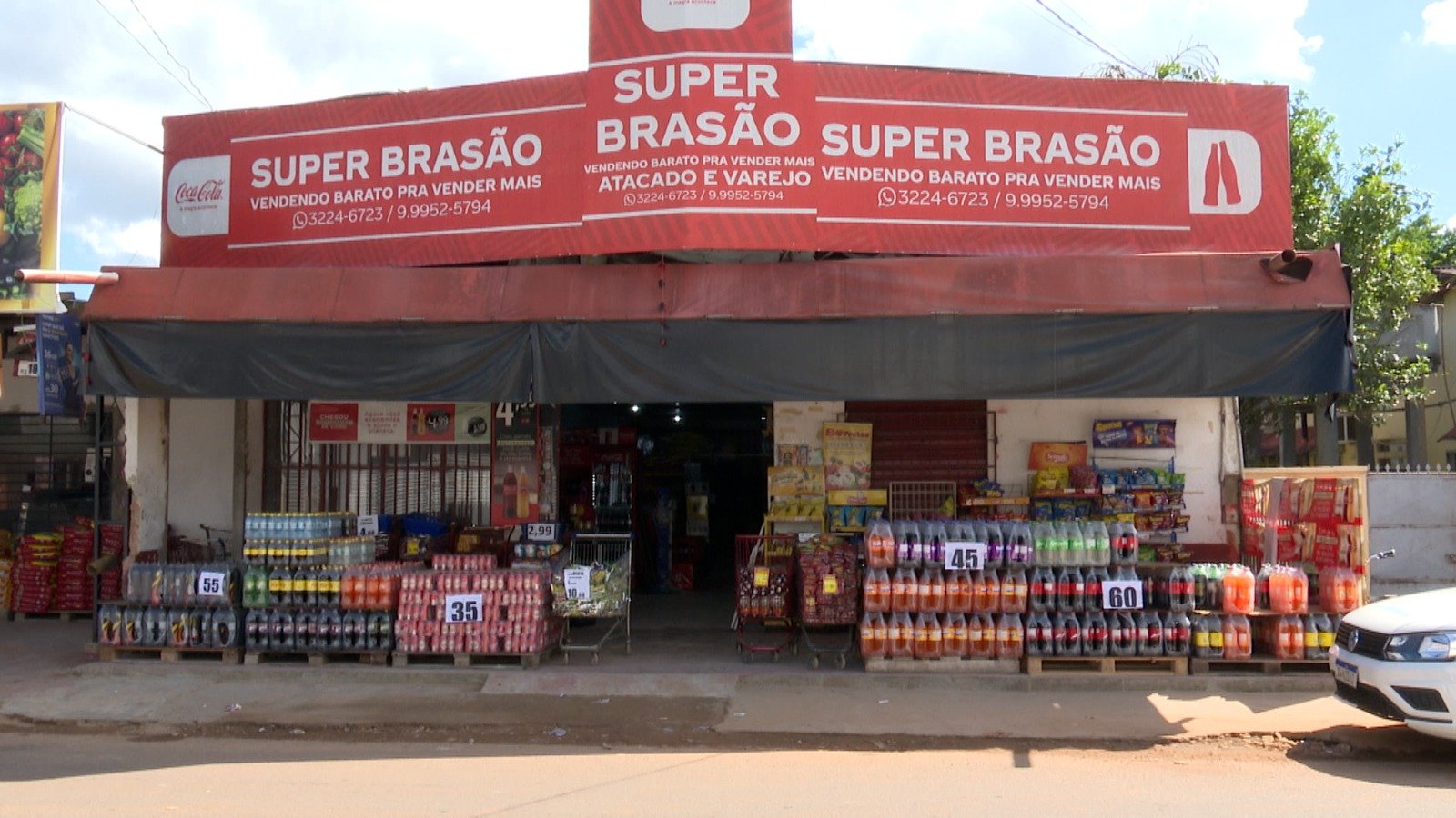 Supermercado é invadido pelo telhado e sofre furto de mercadorias em Rio Branco