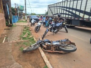 Acidente envolvendo três motocicletas deixa feridos no interior do Acre