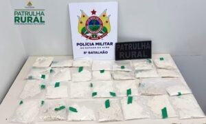 Mulher é presa com drogas escondidas em panela de pressão na BR-364