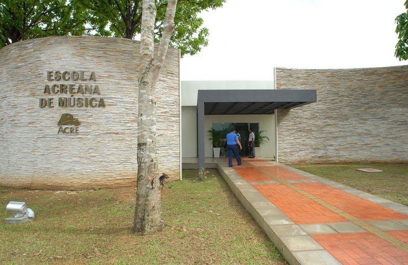 Escola de Música do Acre abre 100 vagas para cursos gratuitos; confira