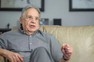 Processo de interdição de FHC por Alzheimer avança, mas sofre entrave burocrático