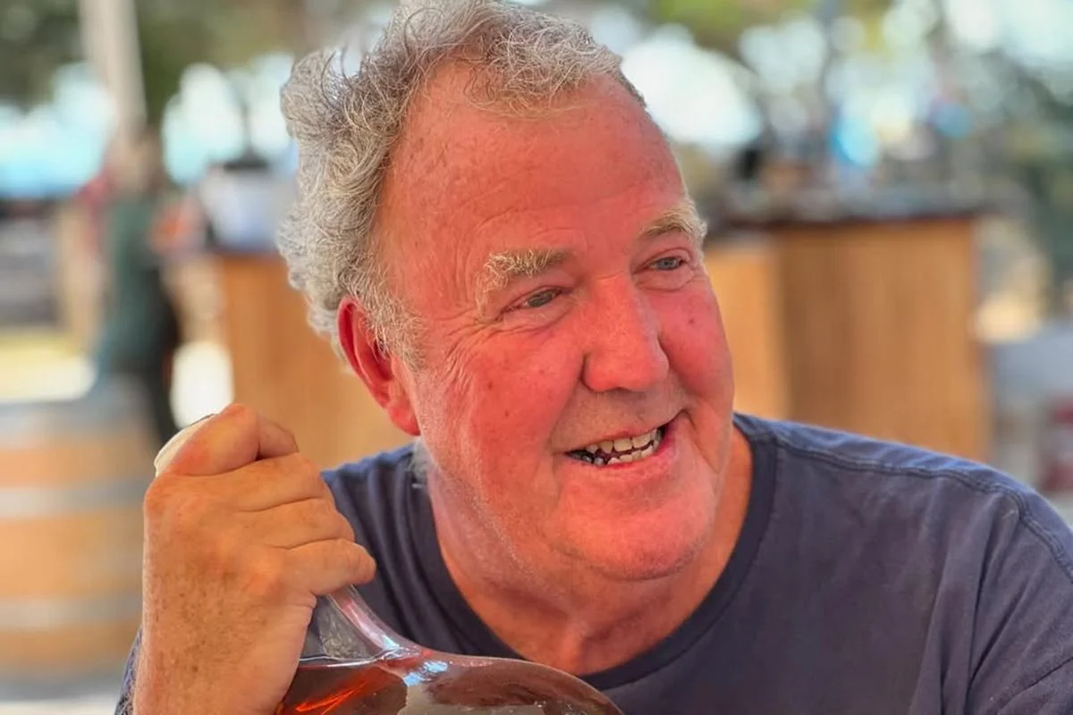 Apresentador Jeremy Clarkson revela diagnóstico de câncer agressivo