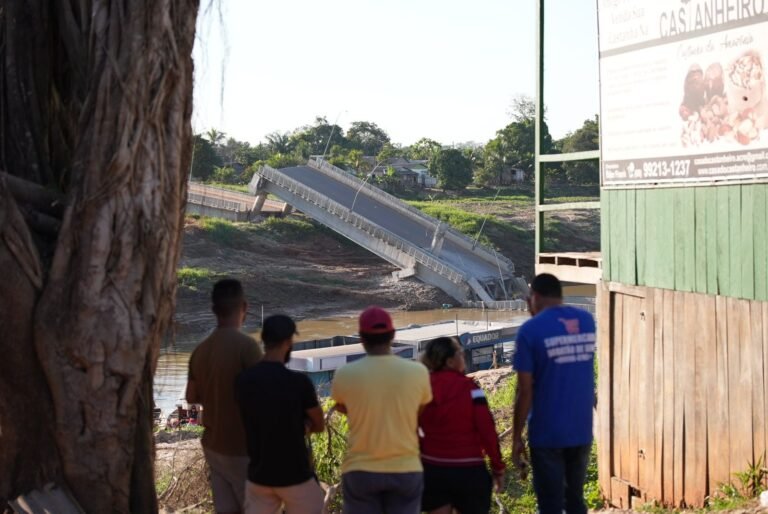 Imagens aéreas mostram situação de ponte que desabou no Acre