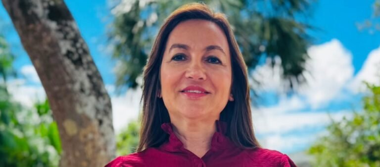 Professora da Ufac recebe prêmio internacional por pesquisa sobre inovação