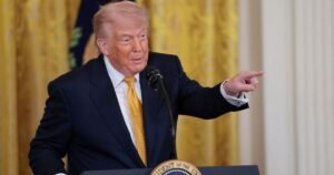 Trump critica votação do Senado que “limita” poderes de guerra contra o Irã