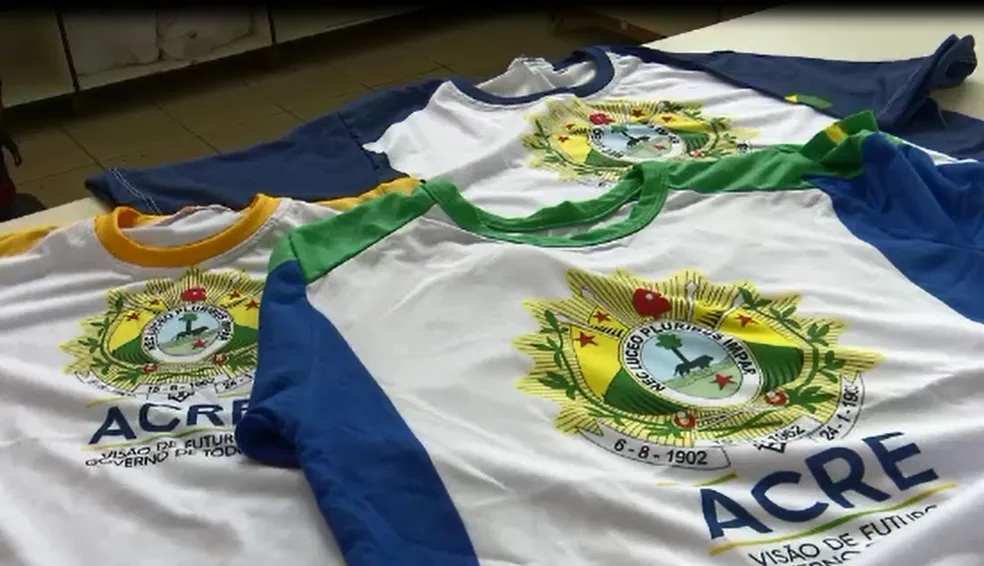 Governo formaliza nova etapa da entrega de uniformes escolares