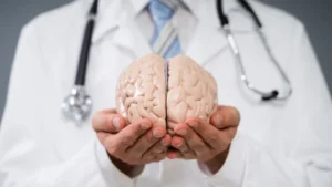 Neurologistas alertam para hábito que envelhece o cérebro mais depressa