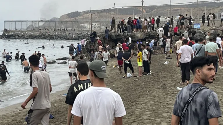 Travessia para Ceuta deixa 24 mortos e leva Espanha a enviar Exército