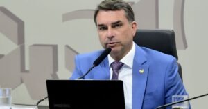 Bancada do PL pede alinhamento para defender Flávio nos palanques estaduais