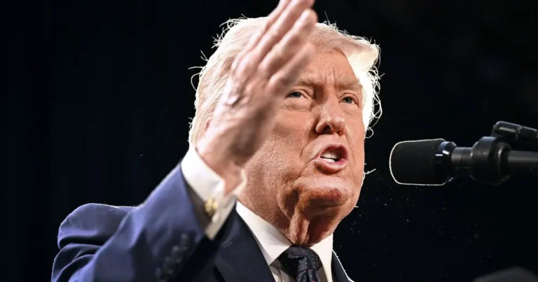 Trump diz que ataques ao Irã devem continuar até ele “dizer chega”