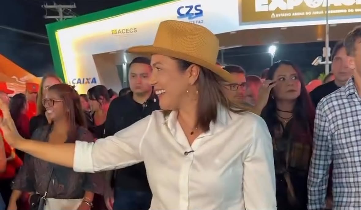 Mailza recebe manifestações de apoio na última noite da Expoacre Juruá