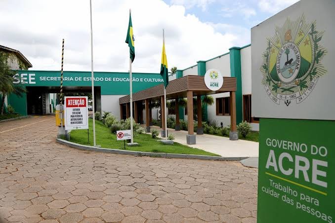 Estado mantém contrato de R$ 20,8 milhões para limpeza de escolas