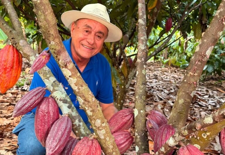 Bocalom destaca produção de cacau durante visita à Reserva Chico Mendes