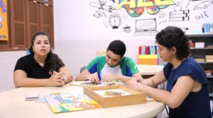 Acre prepara atendimento de psicólogos e assistentes nas escolas