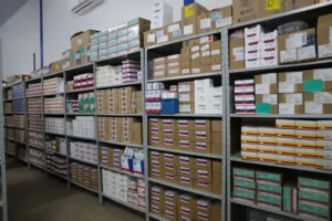 Empresa é notificada por atraso na entrega de remédios no Acre
