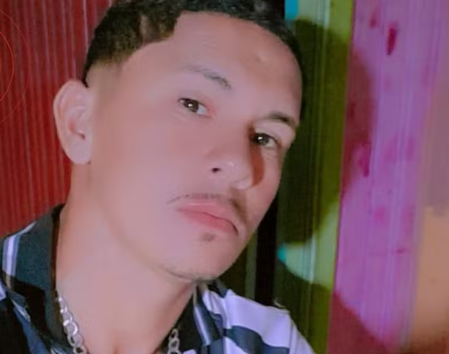 Funcionária de farmácia é indiciada após morte de homem que recebeu injeção