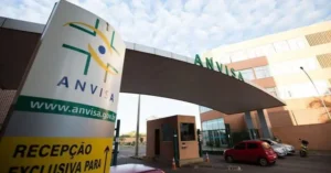 Anvisa proíbe alisantes, perfumes e manda apreender produto falso na Shopee