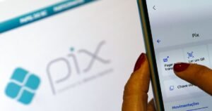 Brasil diz não abrir mão do Pix ao negociar tarifaço com os EUA