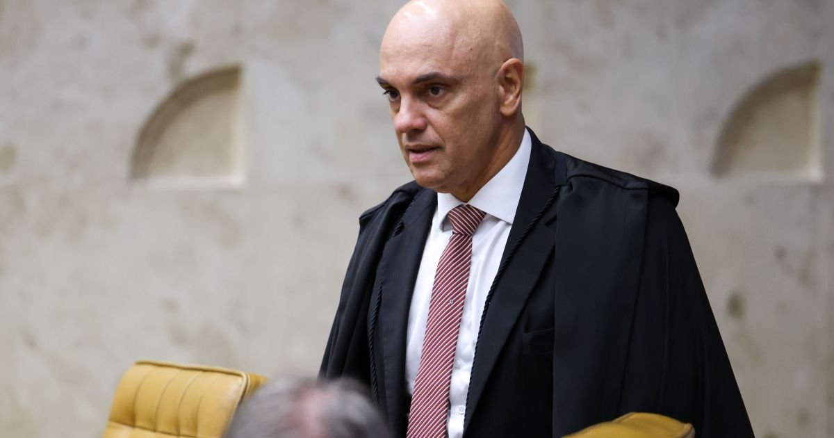 Moraes avalia pedido da defesa para decidir sobre domiciliar de Bolsonaro