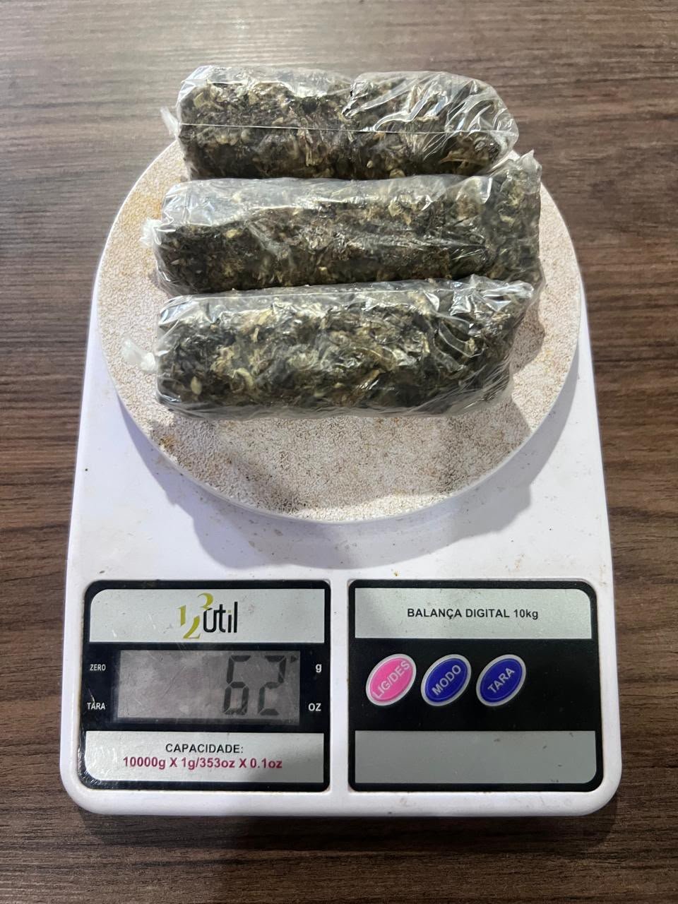Mulher é presa ao tentar entrar com drogas dentro de biscoito em presídio no Acre