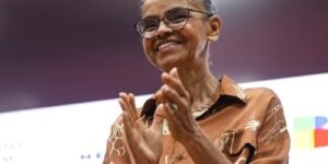 Marina Silva recebe maior condecoração da França em Brasília