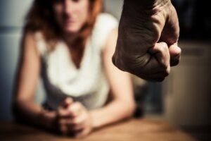 Violência física concentra maior número de violações de direitos no Acre