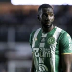 Jogador da Chapecoense é internado com lesão no pâncreas após enfrentar Cruzeiro