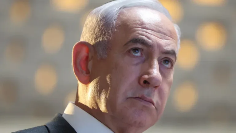 Netanyahu diz que não recuará até Hamas se desarmar, e Qatar acusa Tel Aviv de atrasar paz