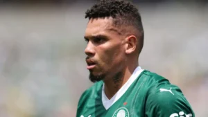 Paulinho se lesiona novamente e amplia desfalques no Palmeiras