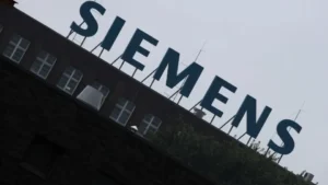 Siemens tem receita acima do esperado, mas encomendas da Digital Industries decepcionam