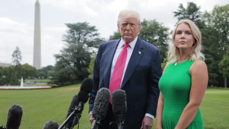 Trump perde uma peça-chave: A difícil sucessão de Karoline Leavitt
