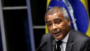 Romário deixa PL, fica sem partido e anuncia apoio a Eduardo Paes para Governo do RJ