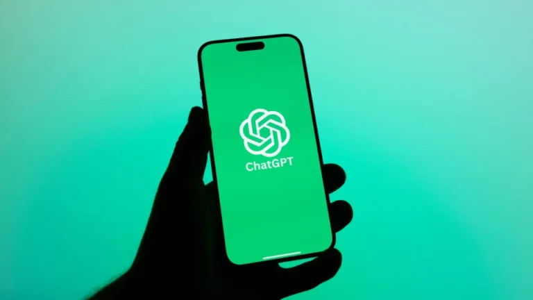 OpenAI lança ChatGPT para adolescentes com novas proteções