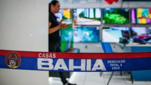 Justiça suspende demissões das Casas Bahia e restringe novos cortes