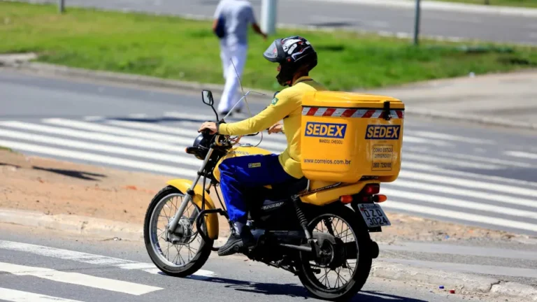 Correios entregam no Brasil compras feitas em sites do Paraguai