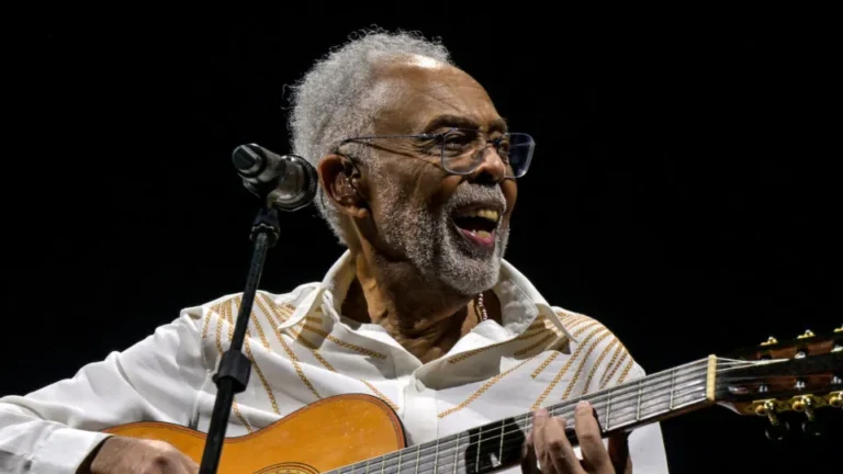 Musical narra como Gilberto Gil confrontou horror da repressão com beleza da arte