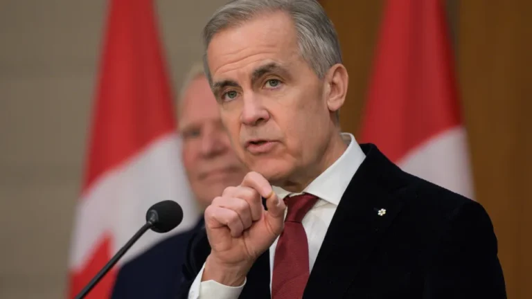 Após EUA aplicarem tarifas de 50% ao Canadá, premiê diz que país vai retaliar