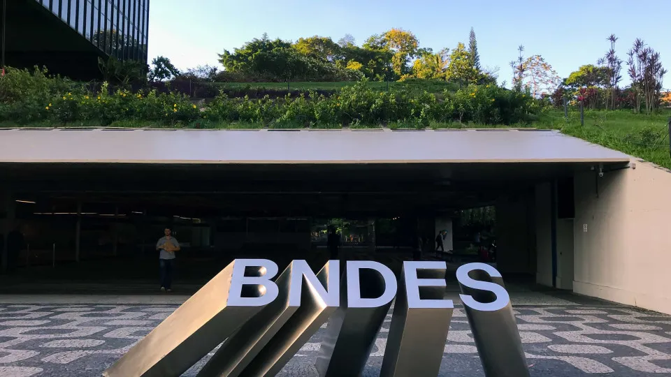 BNDES e Finep aprovaram R$ 21 bi para produção de biocombustíveis desde 2023