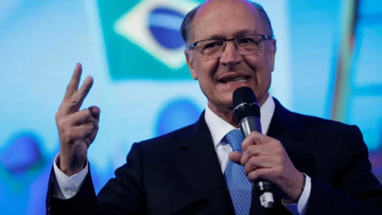 Alckmin crê em votação do fim da 6x1 nesta semana e cita potencial de R$ 1 tri com Redata
