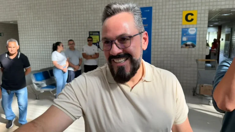 Alan desembarca no Juruá e dá largada à campanha pelo Acre: “Acelerado a mil”