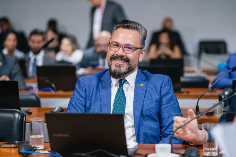 Senado aprova projeto de Alan Rick e transforma luta de dez anos contra a LAM em política nacional