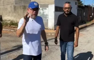 Alysson vistoria ruas do bairro São Sebastião: “O trabalho continua”