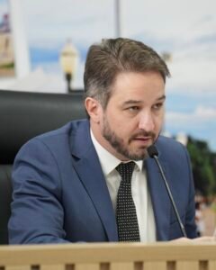 Após indicação, Felipe Tchê acompanha construção de pontes no Ramal do Mutum