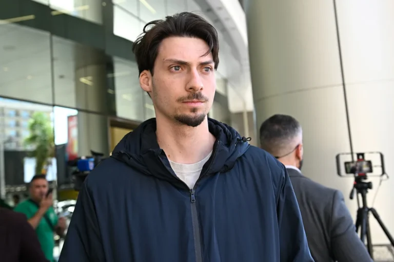 Registro de Jair Renan Bolsonaro no TSE não informa orientação sexual
