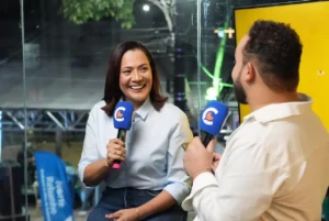 Mailza corta a mamata das piriguetes e dos boys na Expoacre