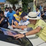 Grande adesivaço marca primeiro contato de Bocalom com apoiadores