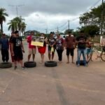 Moradores bloqueiam Amadeu Barbosa e cobram melhorias no Belo Jardim 1