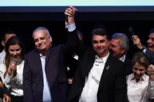 Flávio Bolsonaro define Alfredo Gaspar como vice e estrutura estratégia de campanha